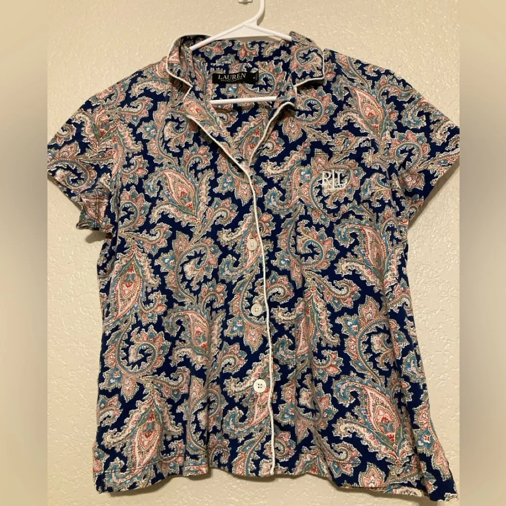 Lauren Ralph Lauren Blue and Pink Paisley Pajama Set, size medium - Picture 2 of 9